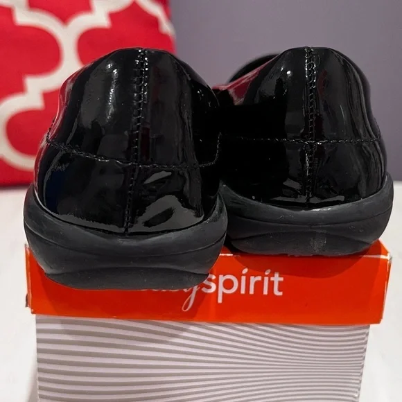 Easy Spirit Women's Black Patent Leather Loafers - Picture 3 of 7
